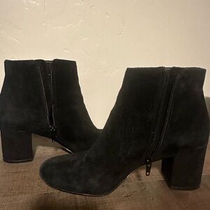 INC Women’s velvet black boot. Size 7.